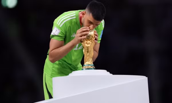 Nhà vô địch World Cup gia nhập Ajax