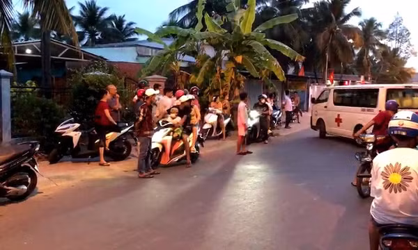 Nghi án chồng dùng dao đâm vợ rồi tự sát