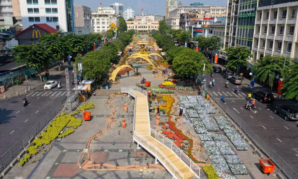 Đường hoa Nguyễn Huệ trước ngày mở cửa