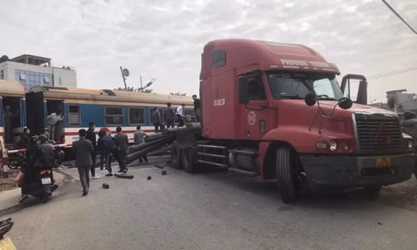 Nhân viên gác chắn không dừng tàu dẫn đến tai nạn