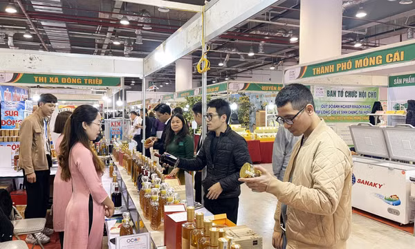 Hội chợ OCOP “hút khách” sắm Tết 