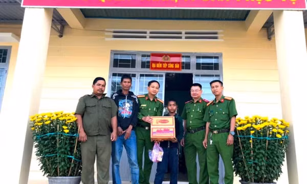 Bé trai bị lạc 5 ngày trong rừng 'có kỹ năng sinh tồn rất tốt'
