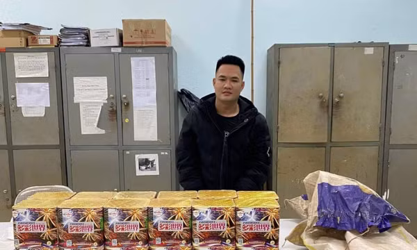 Bắt quả tang thanh niên tàng trữ gần 37kg pháo nổ