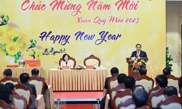Thủ tướng: Kiên quyết không để người dân, DN thiếu vốn đầu tư