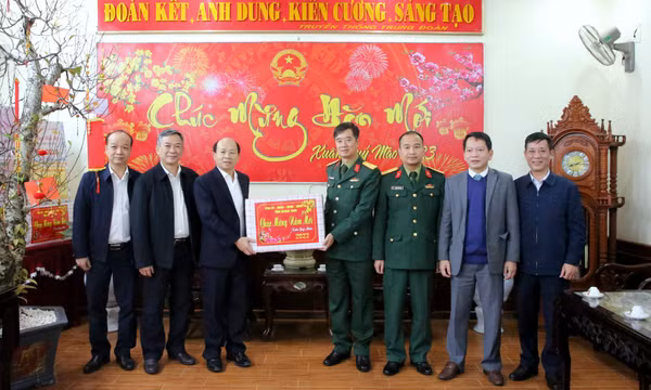 Trưởng Ban Nội chính Tỉnh ủy thăm, tặng quà Tết tại huyện Hải Hà