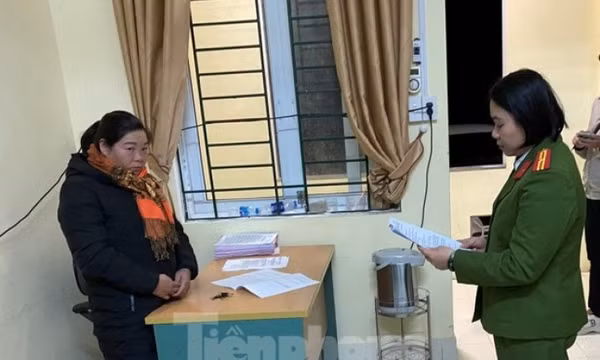 Vòi tiền hối lộ làm giấy tờ đất đai, một cán bộ địa chính bị bắt