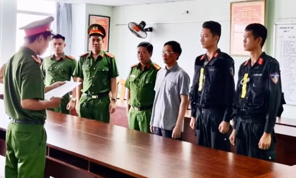 Khởi tố nguyên Cục trưởng Cục Đăng kiểm Việt Nam Trần Kỳ Hình