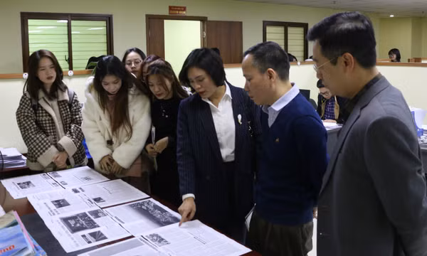 Sinh viên Học viện Báo chí và Tuyên truyền nghiên cứu thực tế tại Trung tâm Truyền thông tỉnh Quảng Ninh