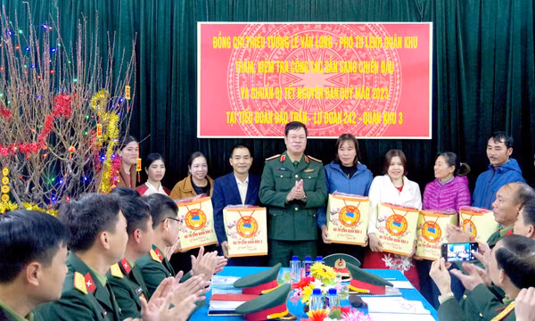 Bộ Tư lệnh Quân khu 3, Bộ CHQS tỉnh Quảng Ninh thăm, chúc Tết nhân dân và các đơn vị đóng trên tuyến đảo Đông Bắc Tổ quốc