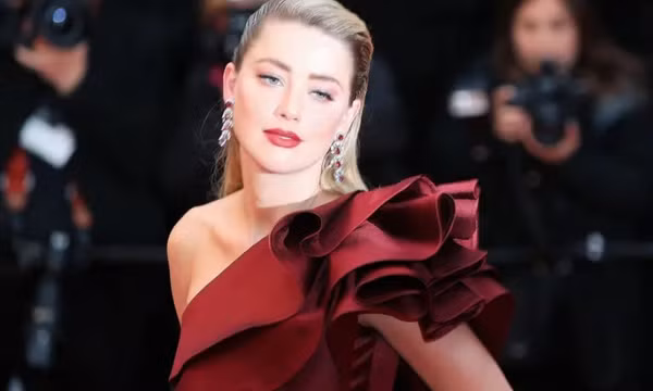 Tỉ lệ vàng hé lộ lý do showbiz luôn quy tụ những gương mặt đẹp nhất