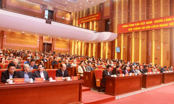 Gặp mặt các đồng chí lãnh đạo diện BTV Tỉnh ủy quản lý đã nghỉ hưu nhân dịp năm mới