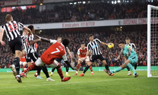 Arsenal đứt mạch thắng trên sân nhà
