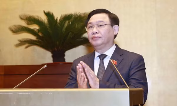 Đẩy mạnh cơ cấu lại nền kinh tế gắn với đổi mới mô hình tăng trưởng