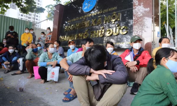 Tính toán giảm 'sốc' cho lao động khi hạn chế rút BHXH một lần