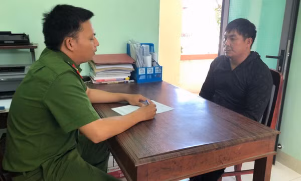 Mâu thuẫn tình ái, giết bạn gái rồi vứt xác