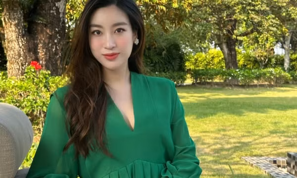 Hoa hậu Đỗ Mỹ Linh sinh con gái