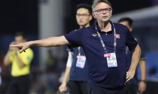 HLV Troussier hài lòng với trận hoà Thái Lan