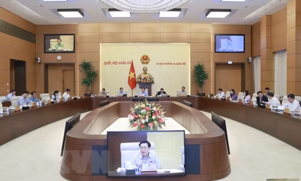 Lá phiếu tín nhiệm với cán bộ giữa nhiệm kỳ và những góc nhìn
