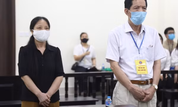 Hai cựu giảng viên bị phạt hơn một năm tù khi lộ câu hỏi thi môn Sinh