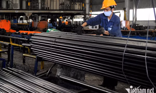 Giá thép giảm lần thứ 13 liên tiếp