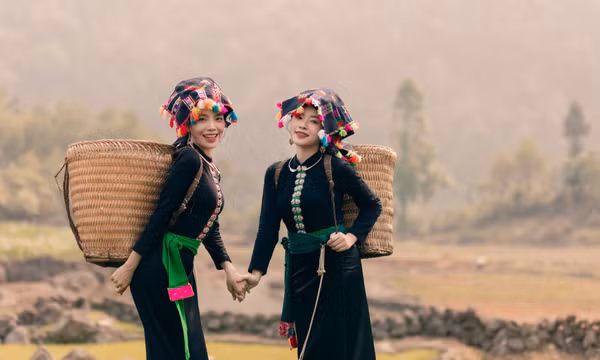 Tây Bắc đẹp 'mê hoặc' trong MV của Sao Mai Thu Hằng và Sèn Hoàng Mỹ Lam