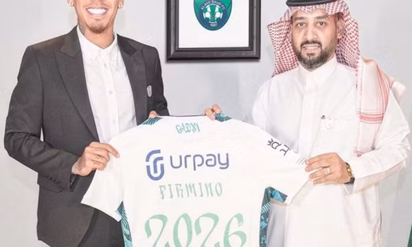 Cựu sao Liverpool gia nhập Al Ahli