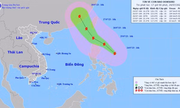 Bão Doksuri giật trên cấp 17 ở vùng biển phía đông Philippines