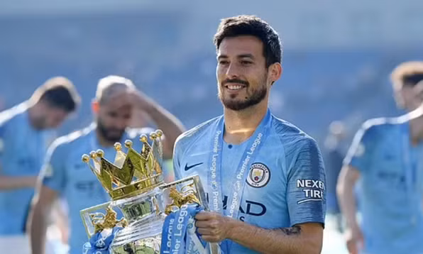 Huyền thoại Man City giải nghệ