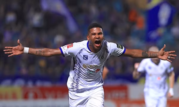 Ngoại binh toả sáng, Hà Nội FC san bằng điểm số với CLB Công an Hà Nội
