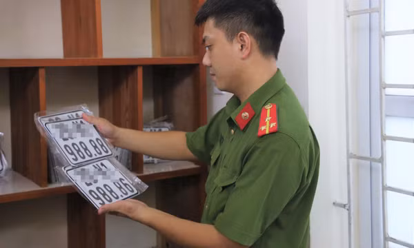 Biển số định danh: Xe chưa sang tên đổi chủ xảy ra tai nạn giải quyết thế nào?