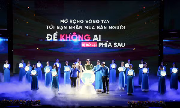 “Mở rộng vòng tay tới nạn nhân mua bán người để không ai bị bỏ lại phía sau”