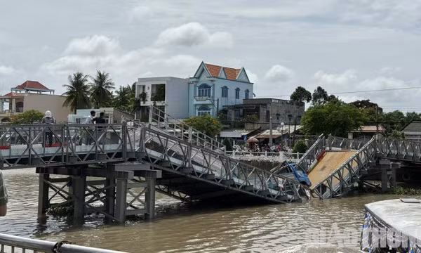 Trà Vinh: Sập cầu tạm Long Bình 1 khi đang thử tải trọng
