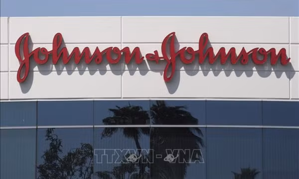 Thêm phán quyết yêu cầu Johnson & Johnson bồi thường 18,8 triệu USD