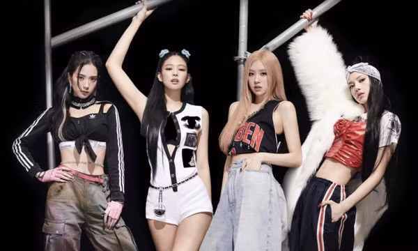 'BTC Blackpink hứa trả tiền bản quyền trước show'