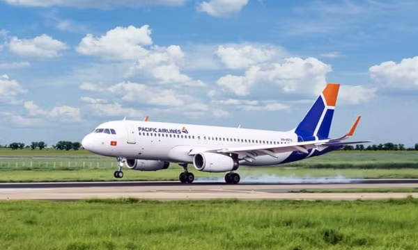 44 khách phải rời khỏi máy bay Pacific Airlines vì quá nóng
