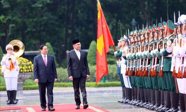 Thủ tướng Phạm Minh Chính chủ trì lễ đón Thủ tướng Malaysia