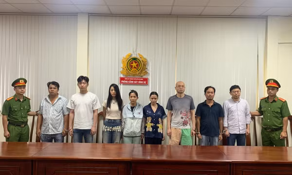 Triệt phá tụ điểm bán dâm do người Hàn Quốc cầm đầu, doanh thu hơn 4 tỉ đồng/tháng ở TPHCM