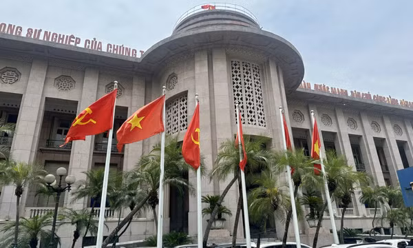 Để cung ứng thêm vốn, NHNN điều chỉnh chỉ tiêu tăng trưởng tín dụng khoảng 14%