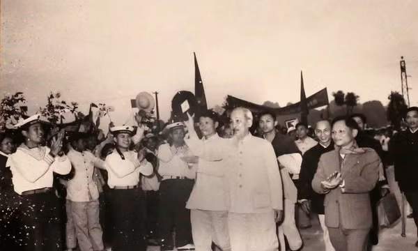 Tết Ất Tỵ năm 1965, Bác Hồ về ăn Tết với quân và dân Quảng Ninh