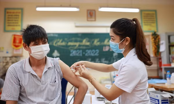 Lương của bác sĩ, y tá khi chính thức tăng lương cơ sở