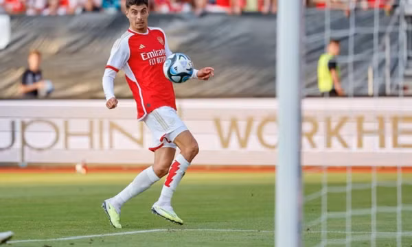 Arsenal ra mắt bom tấn, mất luôn chiến thắng đầu tay vì sai lầm tai hại