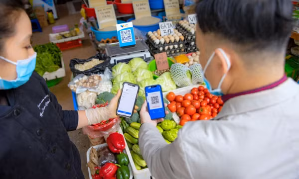 Đưa thanh toán không dùng tiền mặt trở thành thói quen