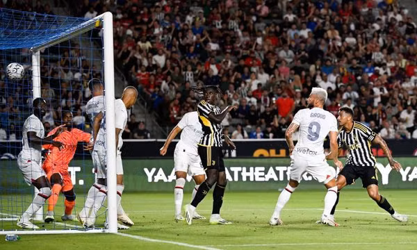 Juve và Milan tạo nên trận cầu sôi động với 4 bàn