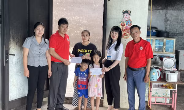 Công tác xóa nghèo ở thành phố vùng biên