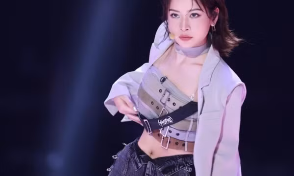 Đứng top 1 'Đạp gió 2023', Chi Pu được săn đón ở show mới của Trung Quốc