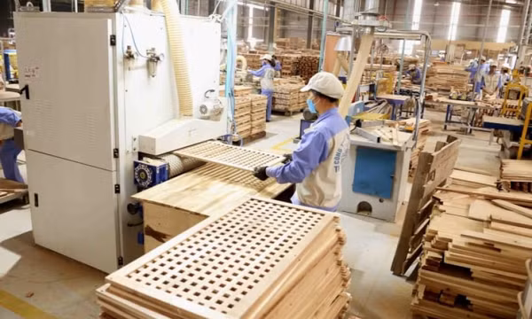Doanh nghiệp, người dân vẫn khổ với lãi suất cho vay cao ngất