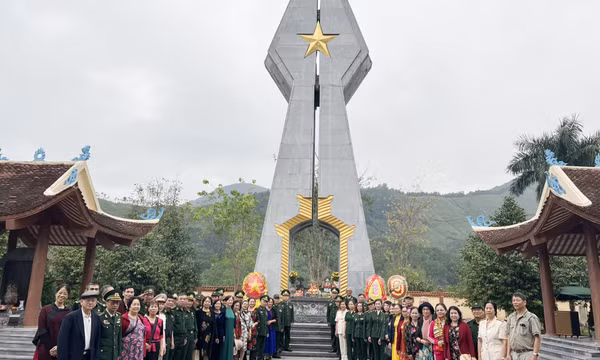 Bài ca vang mãi ngàn năm