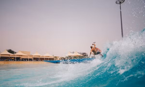 Dòng sông nhân tạo giữa sa mạc UAE