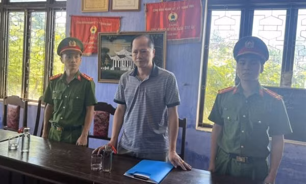 Khởi tố, bắt tạm giam 2 Phó Giám đốc Trung tâm đăng kiểm ở Quảng Bình