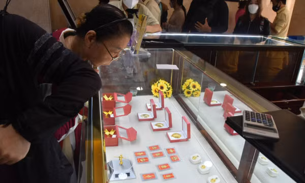 Giá vàng hôm nay 19-3: Đảo chiều lao dốc